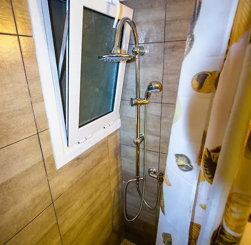 Kanarian 1a * Loutráki